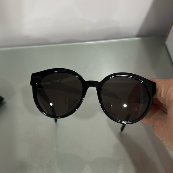 100% authentic Saint Laurent Paris women’s sunglasses - Picture 4 of 16